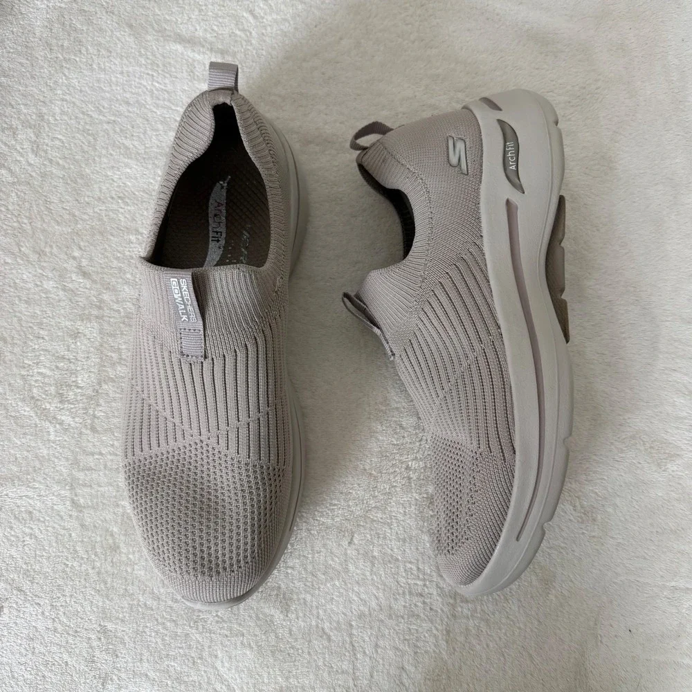 Skechers GoWalk Arch Fit Taupe Knit Slip On Walking Shoes Womens 7.5 Comfort